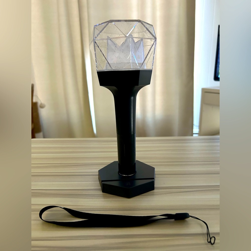 Monsta X Official Lightstick Ver 2